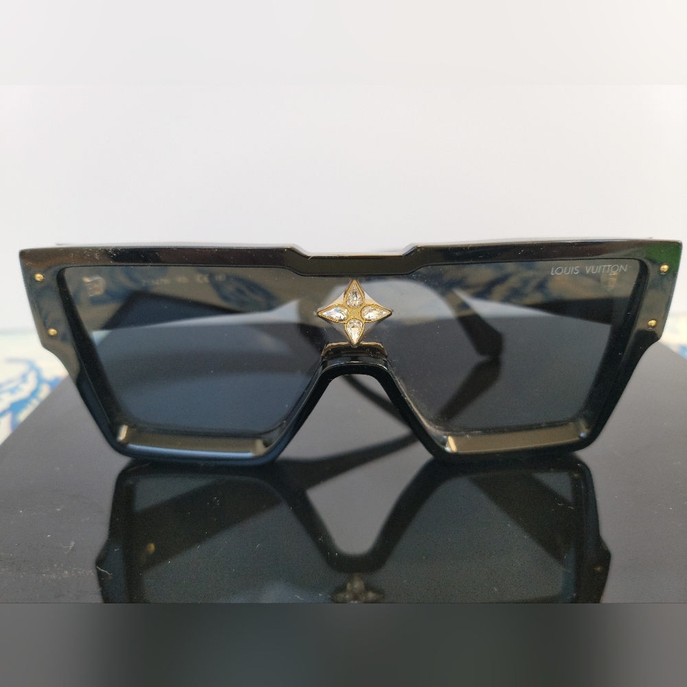 Louis Vuitton black cyclone sunglasses